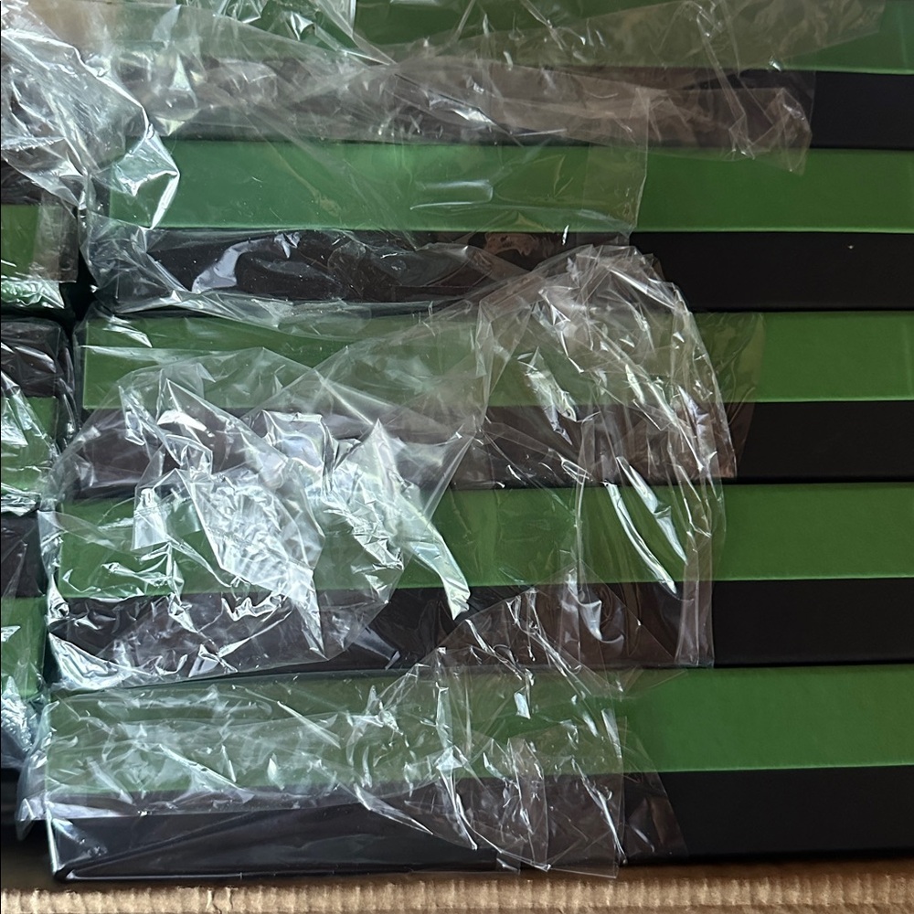 Kate Spade New York Gift Box – Green & Black – Brand New Condition - Picture 9 of 10